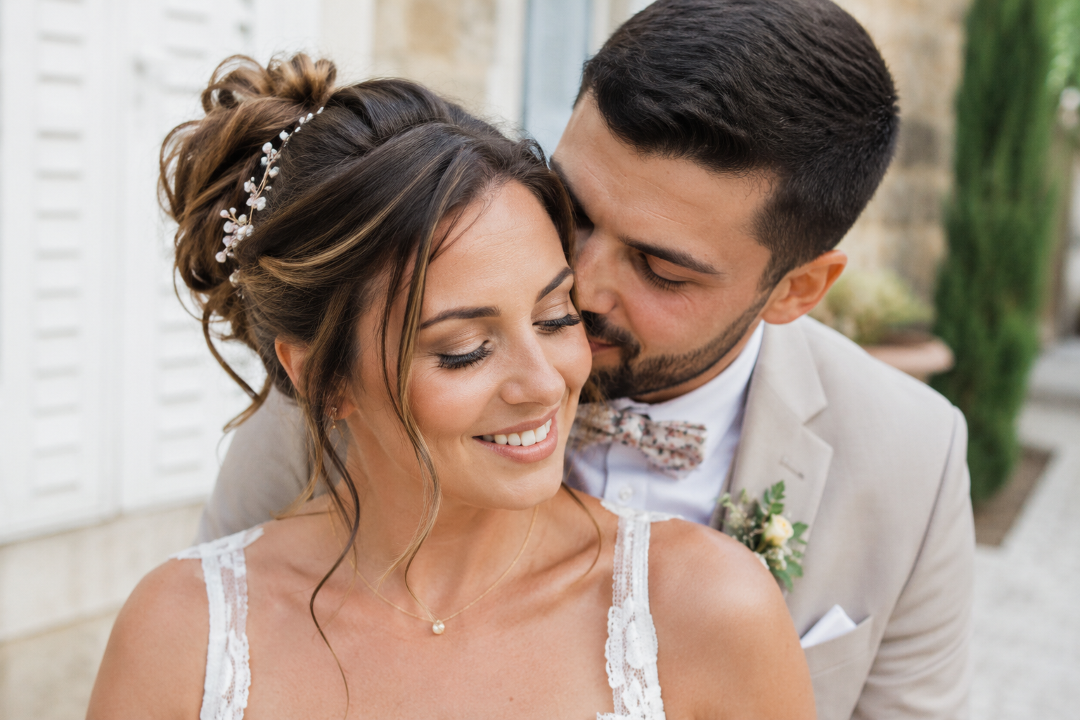 PHOTO COUPLE MARIAGE MAQUILLAGE ET COIFFURE MARIEE A LYON